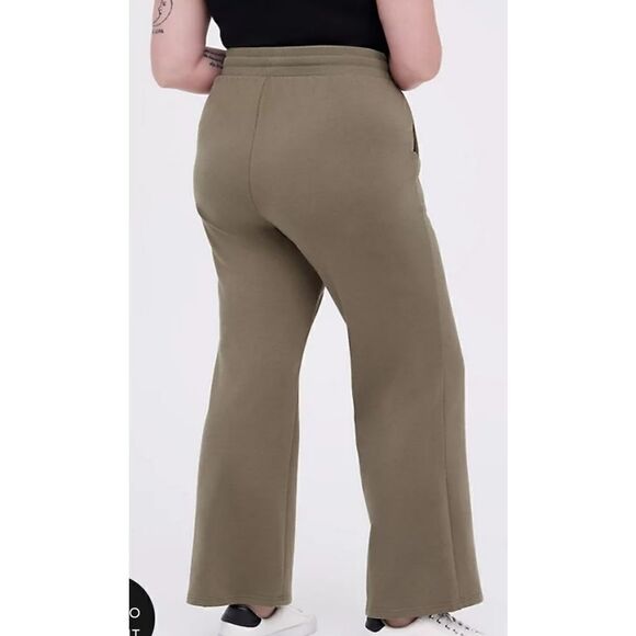Torrid flare Pant ultra soft fleece olive size 2 / 2X / 18-20 - Picture 3 of 6